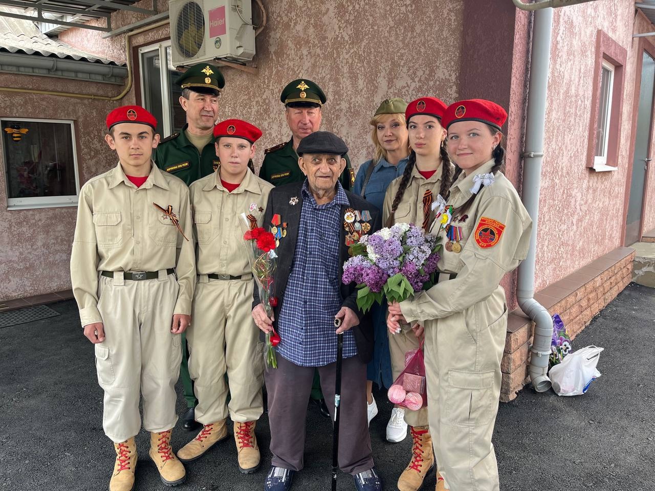 Посещение ветеранов на дому.